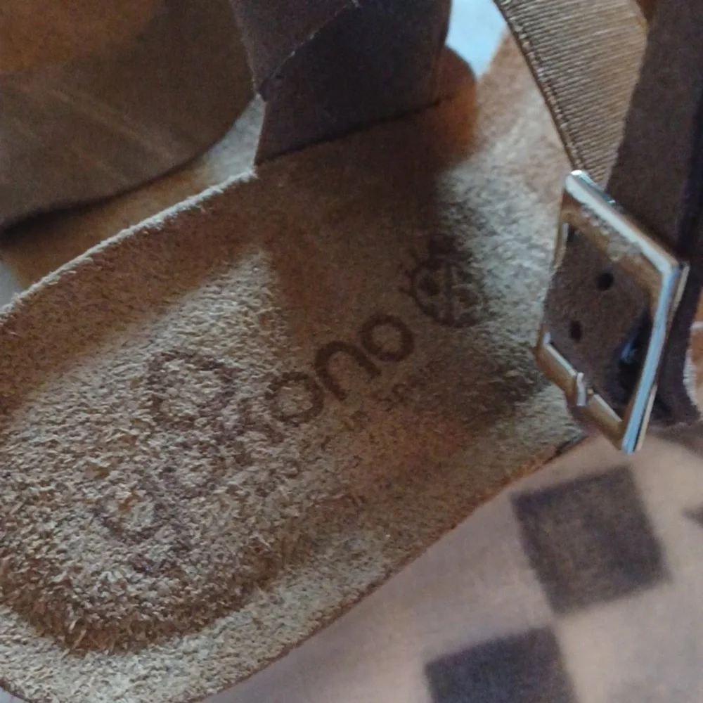 Sandals - Picture 3 of 4